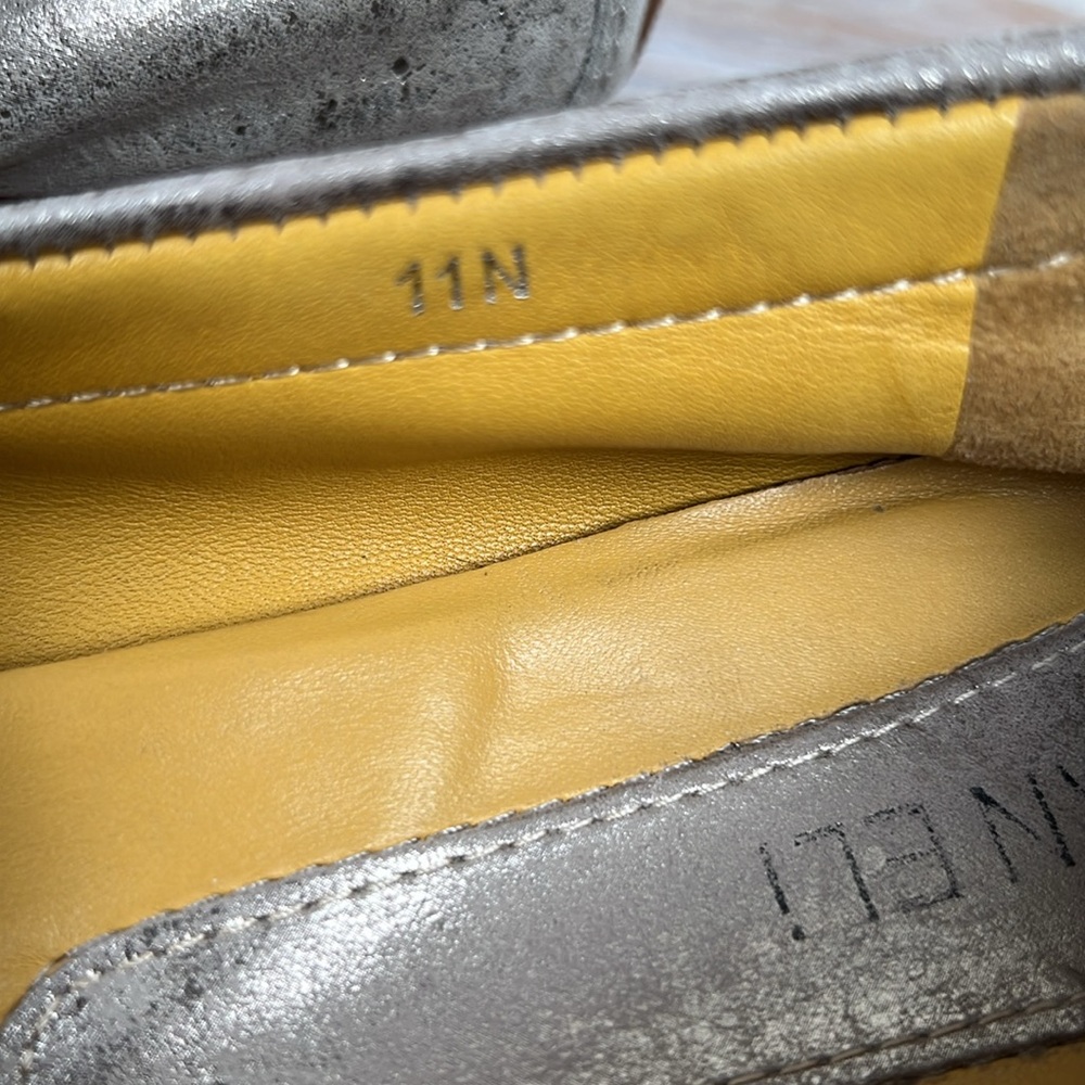 Metallic Loafers with Chain Detail Vaneli size 11 styled in Italy S31 - Picture 5 of 6